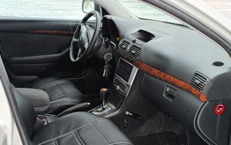 Toyota Avensis III рестайлинг, 2003 год, 850 000 рублей, 16 фотография