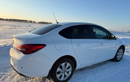 Opel Astra J, 2013 год, 650 000 рублей, 2 фотография