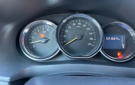 Renault Logan II, 2016 год, 670 000 рублей, 6 фотография