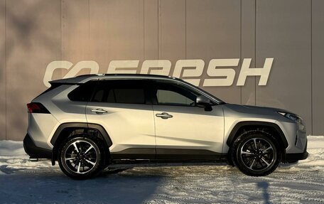 Toyota RAV4, 2021 год, 3 299 000 рублей, 5 фотография