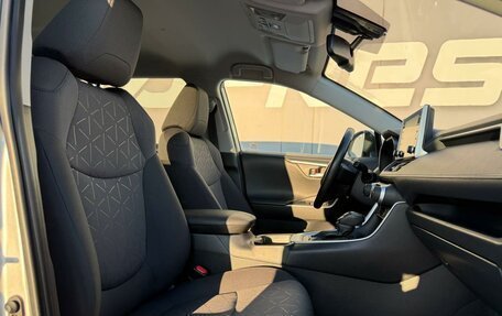 Toyota RAV4, 2021 год, 3 299 000 рублей, 8 фотография