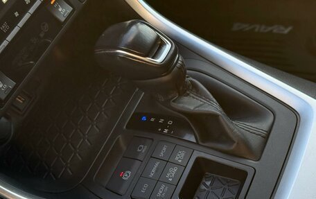 Toyota RAV4, 2021 год, 3 299 000 рублей, 11 фотография