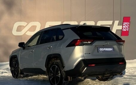 Toyota RAV4, 2021 год, 3 299 000 рублей, 2 фотография