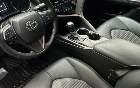 Toyota Camry, 2021 год, 3 370 000 рублей, 7 фотография