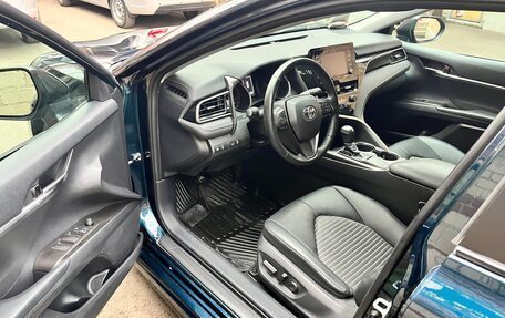 Toyota Camry, 2021 год, 3 370 000 рублей, 5 фотография