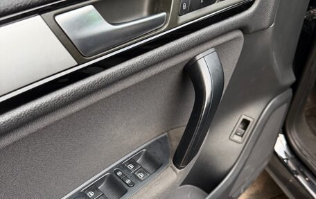 Volkswagen Touareg III, 2011 год, 2 049 000 рублей, 19 фотография