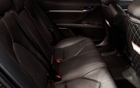 Toyota Camry, 2021 год, 3 890 000 рублей, 4 фотография