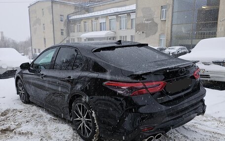 Toyota Camry, 2021 год, 3 890 000 рублей, 8 фотография