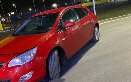 Opel Astra J, 2011 год, 800 000 рублей, 17 фотография