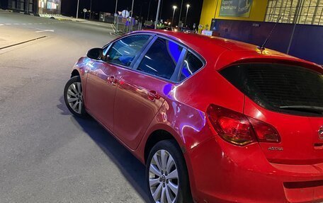 Opel Astra J, 2011 год, 800 000 рублей, 13 фотография