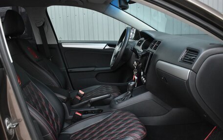 Volkswagen Jetta VI, 2013 год, 879 999 рублей, 18 фотография