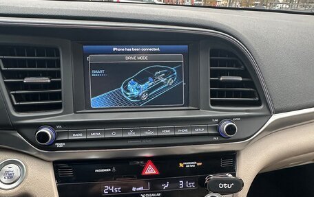 Hyundai Elantra VI рестайлинг, 2019 год, 1 500 000 рублей, 6 фотография