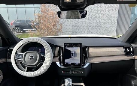 Volvo XC90 II рестайлинг, 2025 год, 9 177 155 рублей, 12 фотография