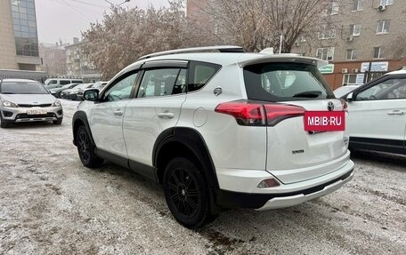Toyota RAV4, 2018 год, 2 199 000 рублей, 6 фотография
