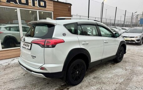 Toyota RAV4, 2018 год, 2 199 000 рублей, 10 фотография