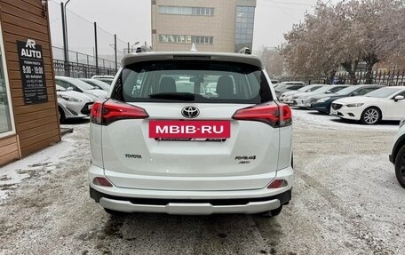 Toyota RAV4, 2018 год, 2 199 000 рублей, 8 фотография