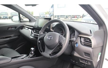 Toyota C-HR I рестайлинг, 2023 год, 2 560 000 рублей, 12 фотография