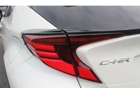 Toyota C-HR I рестайлинг, 2023 год, 2 560 000 рублей, 10 фотография