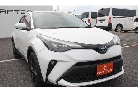 Toyota C-HR I рестайлинг, 2023 год, 2 560 000 рублей, 3 фотография