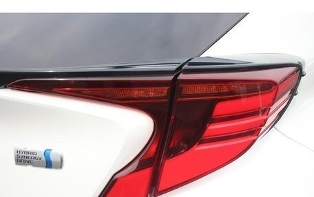 Toyota C-HR I рестайлинг, 2023 год, 2 560 000 рублей, 11 фотография