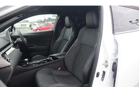 Toyota C-HR I рестайлинг, 2023 год, 2 560 000 рублей, 15 фотография