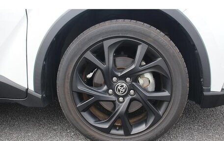 Toyota C-HR I рестайлинг, 2023 год, 2 560 000 рублей, 21 фотография