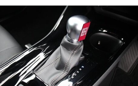 Toyota C-HR I рестайлинг, 2023 год, 2 560 000 рублей, 19 фотография