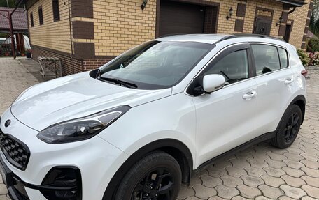 KIA Sportage IV рестайлинг, 2022 год, 2 650 000 рублей, 2 фотография