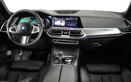 BMW X5, 2018 год, 4 800 000 рублей, 11 фотография