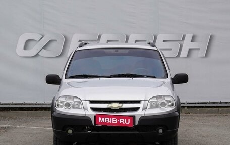 Chevrolet Niva I рестайлинг, 2011 год, 750 000 рублей, 3 фотография