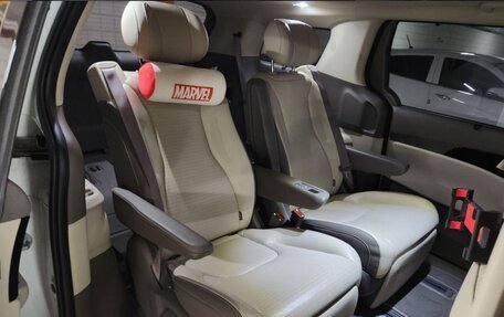 KIA Carnival, 2024 год, 5 010 000 рублей, 12 фотография