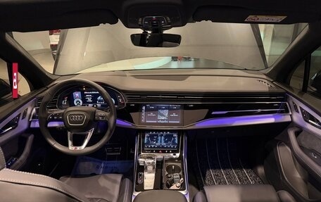 Audi Q7, 2025 год, 15 000 000 рублей, 9 фотография