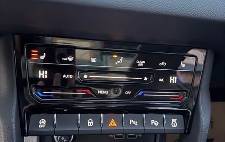 Skoda Karoq I, 2022 год, 2 350 000 рублей, 12 фотография