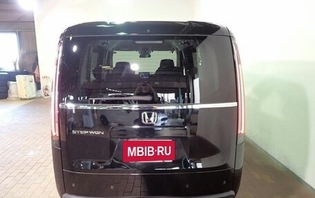 Honda Stepwgn, 2022 год, 2 350 005 рублей, 3 фотография