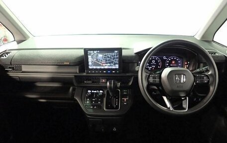 Honda Stepwgn, 2022 год, 2 350 005 рублей, 9 фотография