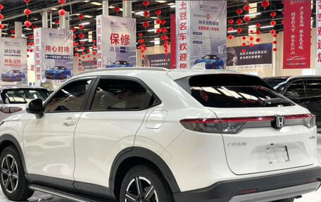 Honda Vezel, 2023 год, 2 200 000 рублей, 4 фотография