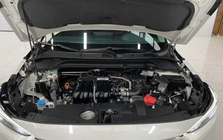 Honda Vezel, 2023 год, 2 200 000 рублей, 17 фотография