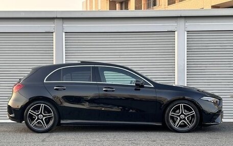 Mercedes-Benz A-Класс, 2022 год, 2 410 000 рублей, 5 фотография