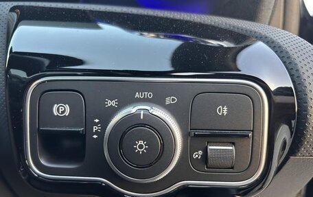 Mercedes-Benz A-Класс, 2022 год, 2 410 000 рублей, 14 фотография