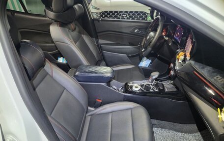 Chevrolet Trax, 2023 год, 1 960 000 рублей, 8 фотография