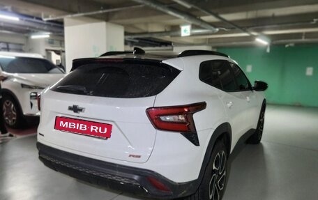Chevrolet Trax, 2023 год, 1 960 000 рублей, 2 фотография