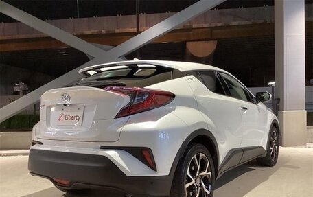 Toyota C-HR I рестайлинг, 2022 год, 1 785 000 рублей, 7 фотография