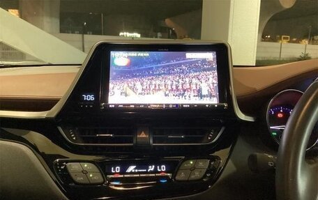 Toyota C-HR I рестайлинг, 2022 год, 1 785 000 рублей, 14 фотография