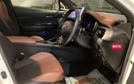 Toyota C-HR I рестайлинг, 2022 год, 1 785 000 рублей, 9 фотография