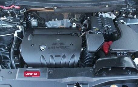 Mitsubishi Outlander III рестайлинг 3, 2022 год, 2 999 000 рублей, 22 фотография