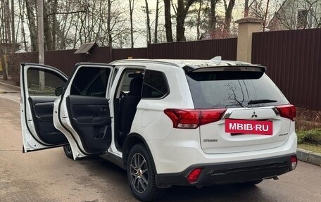 Mitsubishi Outlander III рестайлинг 3, 2018 год, 1 890 000 рублей, 9 фотография