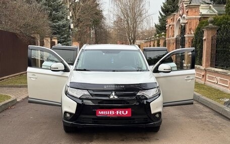 Mitsubishi Outlander III рестайлинг 3, 2018 год, 1 890 000 рублей, 1 фотография