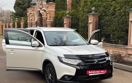 Mitsubishi Outlander III рестайлинг 3, 2018 год, 1 890 000 рублей, 3 фотография