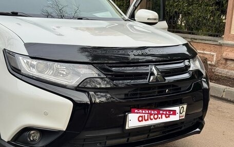 Mitsubishi Outlander III рестайлинг 3, 2018 год, 1 890 000 рублей, 4 фотография