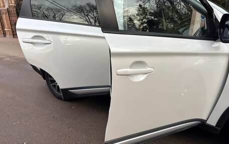 Mitsubishi Outlander III рестайлинг 3, 2018 год, 1 890 000 рублей, 17 фотография